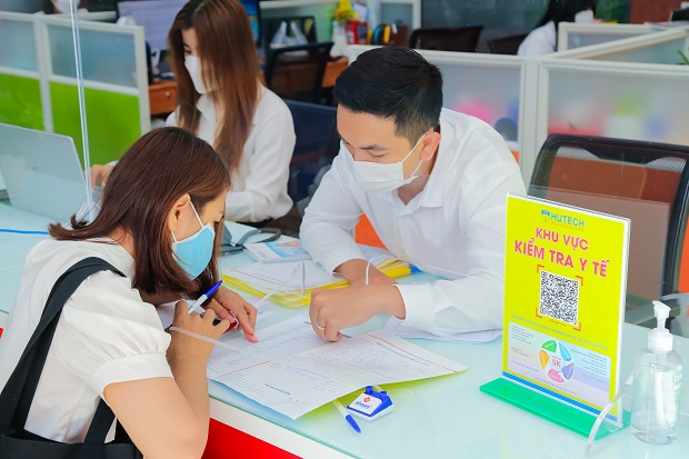 Phòng Tư vấn Tuyển sinh HUTECH vẫn làm việc trong dịp lễ Giỗ tổ Hùng Vương và 30/4-01/5 11