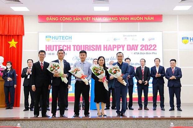 HUTECH Tourism Happy Day 2022: Hơn 2.500 đầu việc tuyển dụng sinh viên Du lịch - Nhà hàng - Khách sạn 171