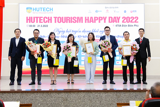 HUTECH Tourism Happy Day 2022: Hơn 2.500 đầu việc tuyển dụng sinh viên Du lịch - Nhà hàng - Khách sạn 181