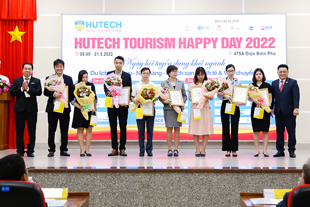 HUTECH Tourism Happy Day 2022: Hơn 2.500 đầu việc tuyển dụng sinh viên Du lịch - Nhà hàng - Khách sạn 183