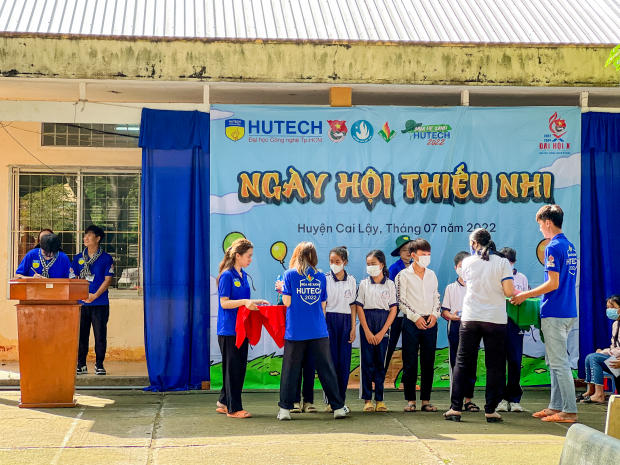 Mùa hè xanh HUTECH 2022: Chiến sĩ tại xã Ngũ Hiệp, tỉnh Tiền Giang “cháy” hết mình cho Ngày hội thiếu nhi 31