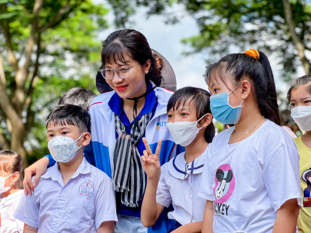 Mùa hè xanh HUTECH 2022: Chiến sĩ tại xã Ngũ Hiệp, tỉnh Tiền Giang “cháy” hết mình cho Ngày hội thiếu nhi 89
