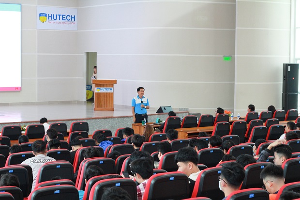 Students of HUTECH Institute of Engineering learn about business startup from CEOs 79