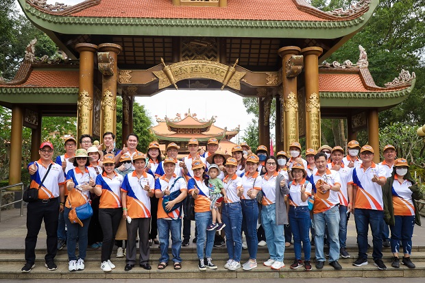 Cựu sinh viên Khoa Tài chính - Thương mại gặp gỡ trong không gian “Kết nối yêu thương” 76