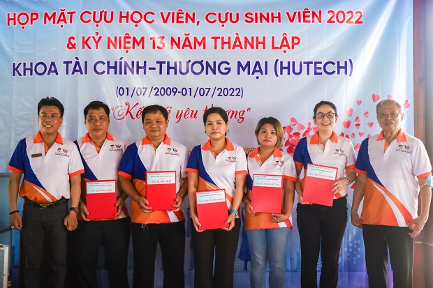 Cựu sinh viên Khoa Tài chính - Thương mại gặp gỡ trong không gian “Kết nối yêu thương” 87