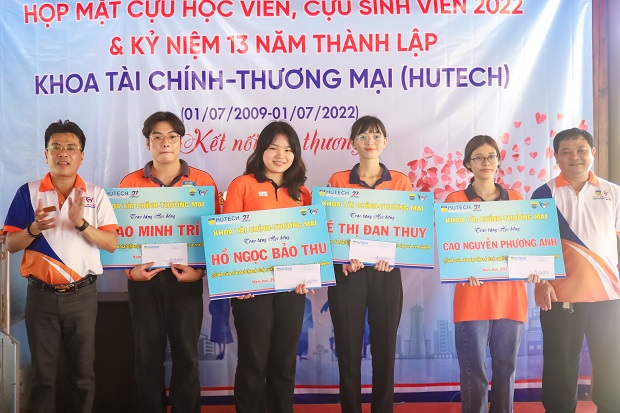 Cựu sinh viên Khoa Tài chính - Thương mại gặp gỡ trong không gian “Kết nối yêu thương” 124