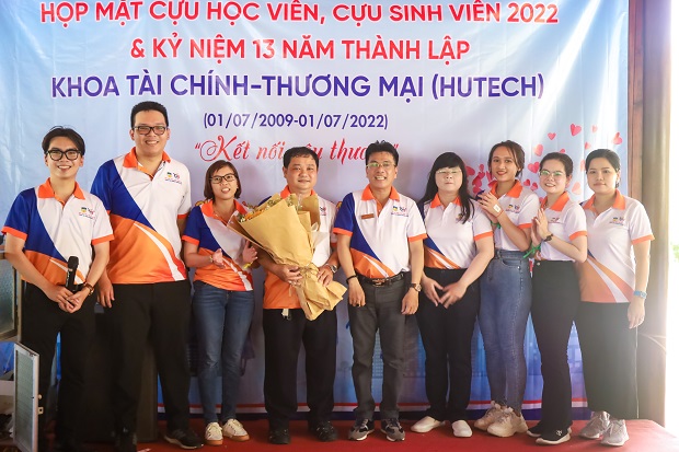Cựu sinh viên Khoa Tài chính - Thương mại gặp gỡ trong không gian “Kết nối yêu thương” 132