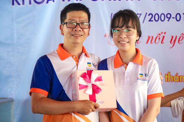 Cựu sinh viên Khoa Tài chính - Thương mại gặp gỡ trong không gian “Kết nối yêu thương” 149