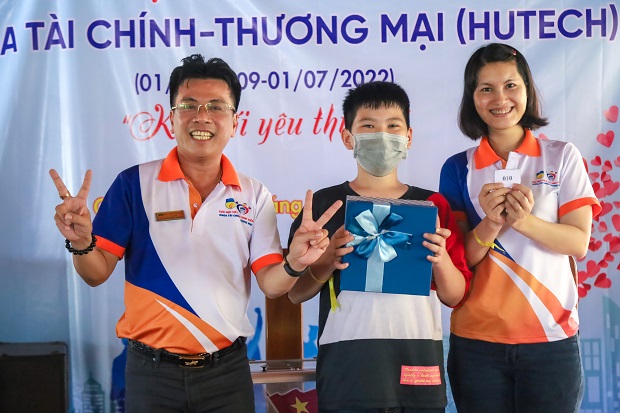 Cựu sinh viên Khoa Tài chính - Thương mại gặp gỡ trong không gian “Kết nối yêu thương” 147