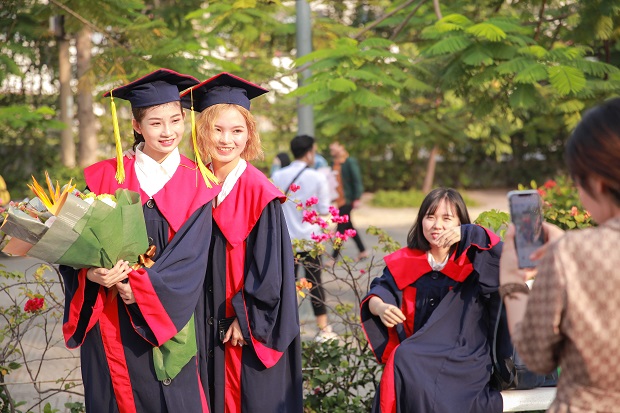 HUTECH trang trọng tổ chức Lễ tốt nghiệp chương trình Đại học chuẩn Nhật Bản 137