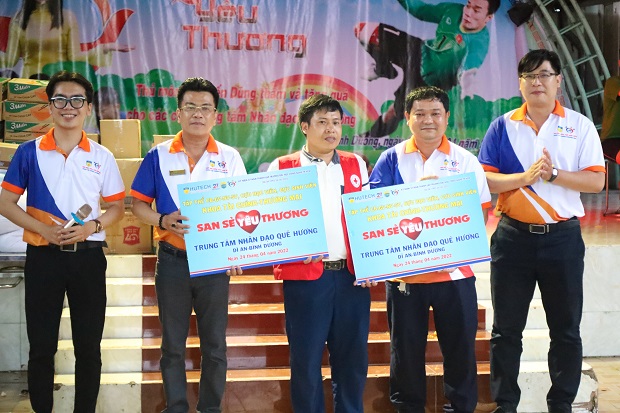 Cựu sinh viên Khoa Tài chính - Thương mại gặp gỡ trong không gian “Kết nối yêu thương” 170