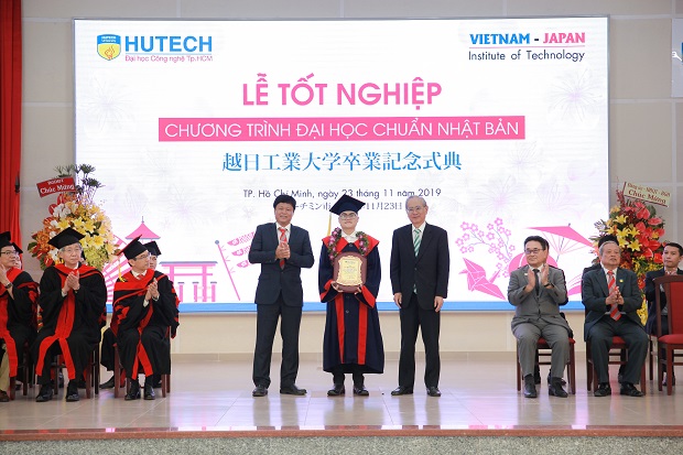 HUTECH tổ chức Lễ bế giảng và trao bằng tốt nghiệp chương trình Đại học chuẩn Nhật Bản 78