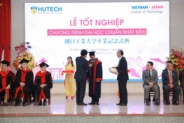 HUTECH tổ chức Lễ bế giảng và trao bằng tốt nghiệp chương trình Đại học chuẩn Nhật Bản 81