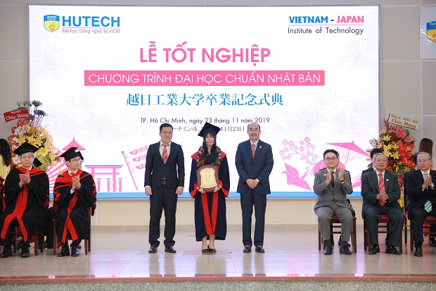 HUTECH trang trọng tổ chức Lễ tốt nghiệp chương trình Đại học chuẩn Nhật Bản 87