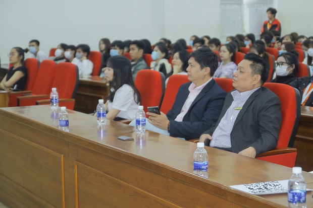 Chuyên gia nhân sự Triumph Việt Nam “mách nhỏ” sinh viên HUTECH cách ghi điểm trước nhà tuyển dụng 15