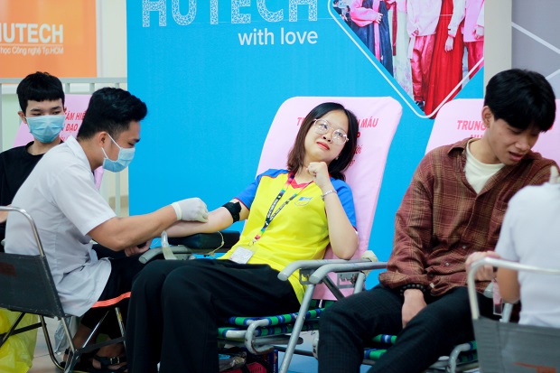 Hơn 350 sinh viên HUTECH tình nguyện hiến máu tặng Trung tâm Chữ Thập Đỏ TP.HCM trong ngày 18/6 112