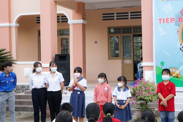 Nhật ký thiện nguyện “Tiếp bước đến trường” đầy ý nghĩa của sinh viên VJIT tại Tân Dương (Đồng Tháp) 45