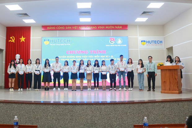 Các Khoa/Viện HUTECH tuyên dương, khen thưởng sinh viên tiêu biểu HKI, năm học 2019 - 2020 122