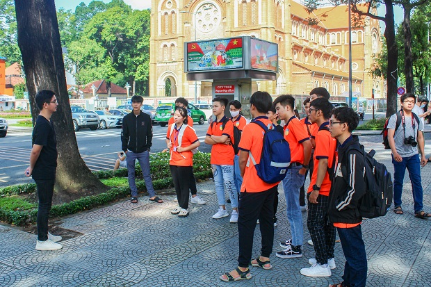 HUTECH Architecture and Arts students start the new school year with an architecture tour of the old Saigon 35
