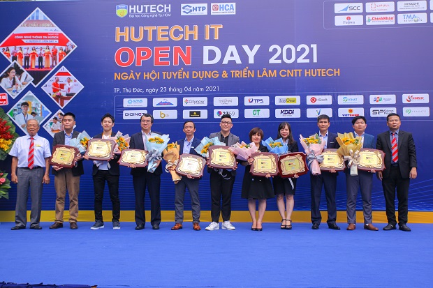 “Sàn giao dịch” việc làm HUTECH IT Open Day 2021 chính thức khai mạc với hơn 3000 vị trí tuyển dụng 85