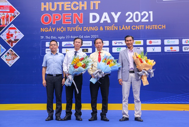 “Sàn giao dịch” việc làm HUTECH IT Open Day 2021 chính thức khai mạc với hơn 3000 vị trí tuyển dụng 77