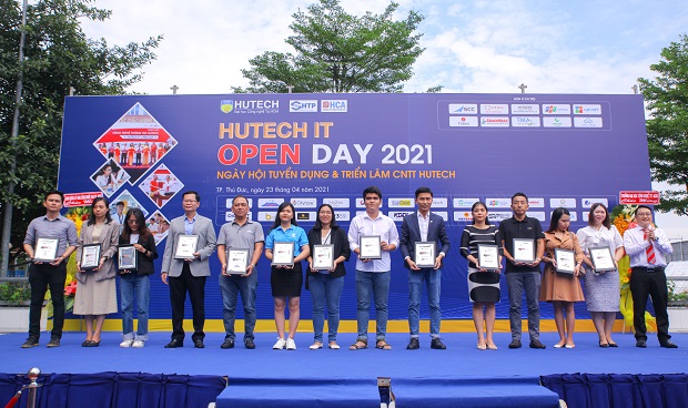 “Sàn giao dịch” việc làm HUTECH IT Open Day 2021 chính thức khai mạc với hơn 3000 vị trí tuyển dụng 89