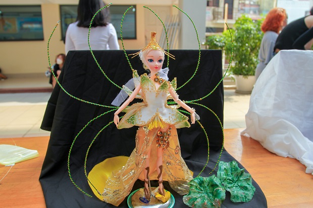 "Bản lĩnh Việt Nam" đầy kiêu hãnh tại triển lãm Chung kết cuộc thi Thiết kế thời trang Búp bê Barbie 60