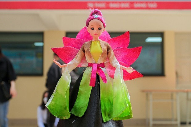 "Bản lĩnh Việt Nam" đầy kiêu hãnh tại triển lãm Chung kết cuộc thi Thiết kế thời trang Búp bê Barbie 82