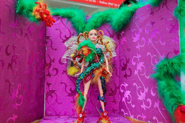 "Bản lĩnh Việt Nam" đầy kiêu hãnh tại triển lãm Chung kết cuộc thi Thiết kế thời trang Búp bê Barbie 156