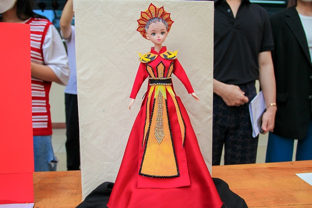 "Bản lĩnh Việt Nam" đầy kiêu hãnh tại triển lãm Chung kết cuộc thi Thiết kế thời trang Búp bê Barbie 85