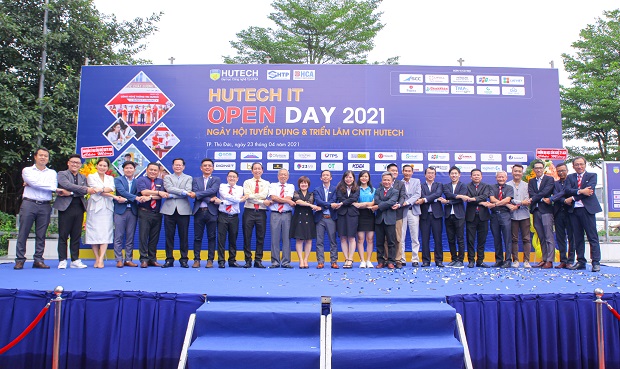 “Sàn giao dịch” việc làm HUTECH IT Open Day 2021 chính thức khai mạc với hơn 3000 vị trí tuyển dụng 177