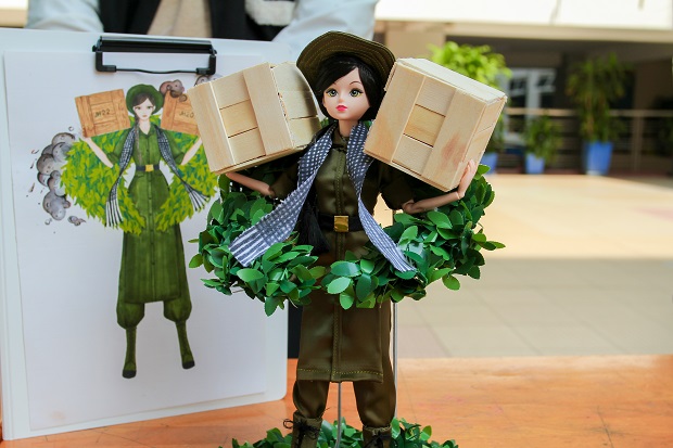 "Bản lĩnh Việt Nam" đầy kiêu hãnh tại triển lãm Chung kết cuộc thi Thiết kế thời trang Búp bê Barbie 151