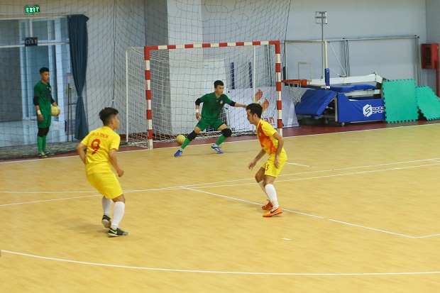 Tuyển Futsal nam HUTECH tiến thẳng vào Bán kết sau trận Tứ kết “thư hùng” 25