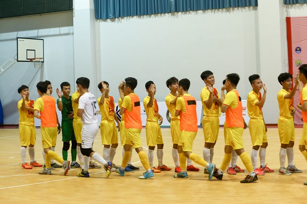 Tuyển Futsal nam HUTECH tiến thẳng vào Bán kết sau trận Tứ kết “thư hùng” 34