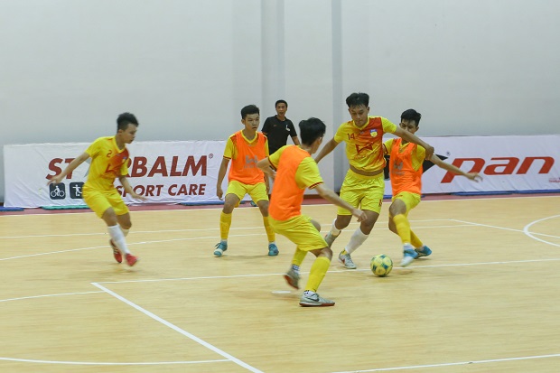 Tuyển Futsal nam HUTECH tiến thẳng vào Bán kết sau trận Tứ kết “thư hùng” 31