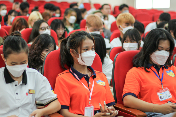 Sinh viên Viện Công nghệ Việt - Hàn tiếp cận văn hóa công sở từ năm nhất, chuẩn bị hành trang cho tương lai 66
