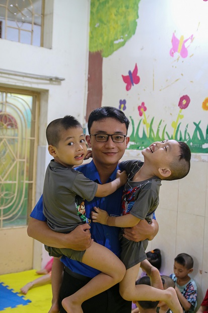 Sinh viên Luật HUTECH mang tết Thiếu nhi đến cho trẻ em chùa Kỳ Quang II 27