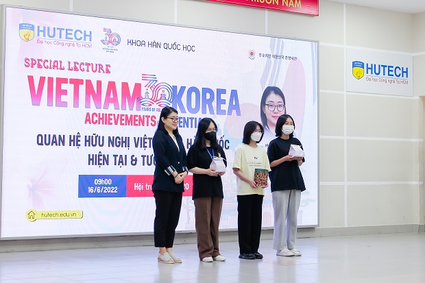 Khoa Hàn Quốc học cùng Tổng lãnh sự quán Hàn Quốc tại TP.HCM tổ chức chuyên đề về quan hệ Việt - Hàn 110