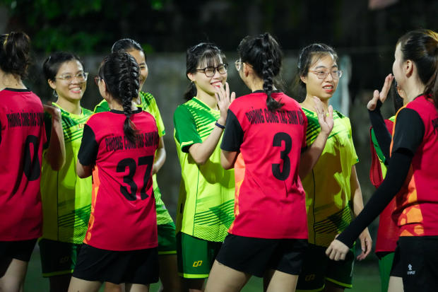 Album ảnh Hội thao CB-GV-NV HUTECH 2022: Phút đăng quang Bóng đá nữ của LQ P.Tư vấn Tuyển sinh - P.Truyền thông - K.Trung Quốc học 44