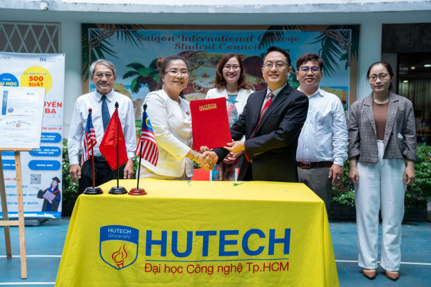 Viện Đào tạo Quốc tế HUTECH ký kết hợp tác cùng Trường THPT Việt Úc 8
