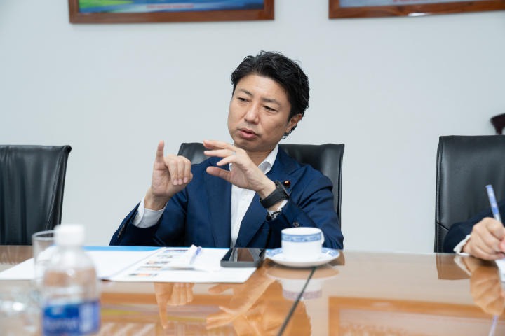 Hạ nghị sĩ Nhật Bản Aoyagi Yoichiro đến thăm HUTECH và giao lưu cùng sinh viên VJIT 42