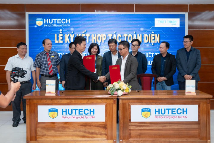 HUTECH ký kết hợp tác toàn diện cùng Thiết Thạch Group 135