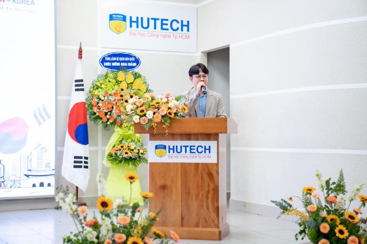 Trống khai giảng đã điểm, sinh viên Viện Công nghệ Việt - Hàn chính thức khởi động năm học mới 106