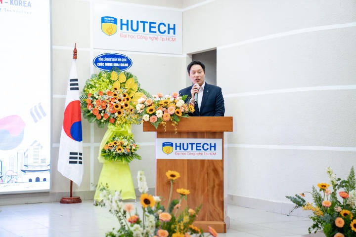 Trống khai giảng đã điểm, sinh viên Viện Công nghệ Việt - Hàn chính thức khởi động năm học mới 111