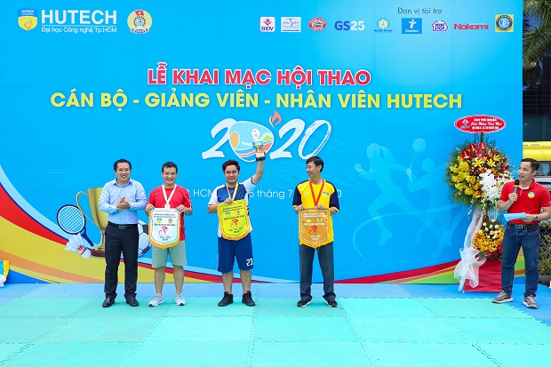 The 2020 HUTECH Faculty and Staff Sports Fest opens in an exciting atmosphere 347