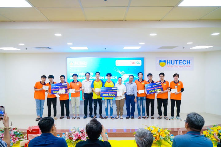 Hơn 20 đội thi tranh tài sôi nổi tại cuộc thi "Sinh viên với An toàn thông tin HUTECH" 85