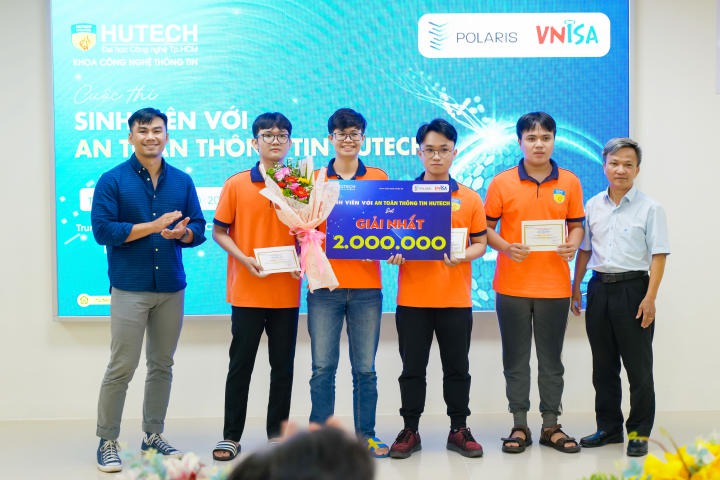 Hơn 20 đội thi tranh tài sôi nổi tại cuộc thi "Sinh viên với An toàn thông tin HUTECH" 74