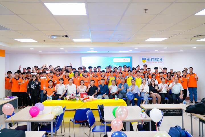 Hơn 20 đội thi tranh tài sôi nổi tại cuộc thi "Sinh viên với An toàn thông tin HUTECH" 106