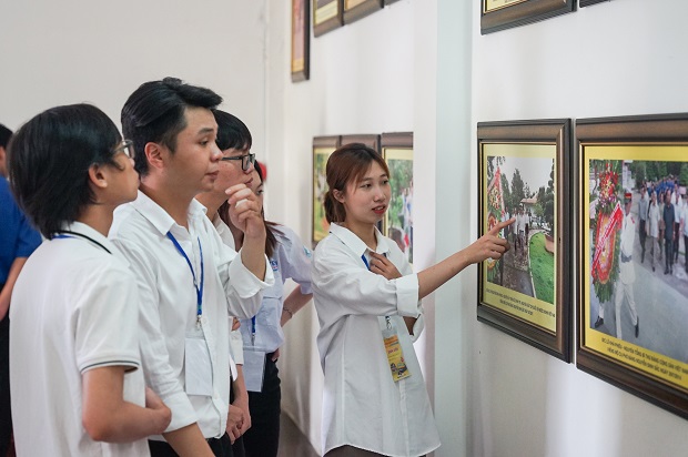 Tuổi trẻ HUTECH về Đồng Tháp viếng mộ cụ Phó bảng Nguyễn Sinh Sắc 53