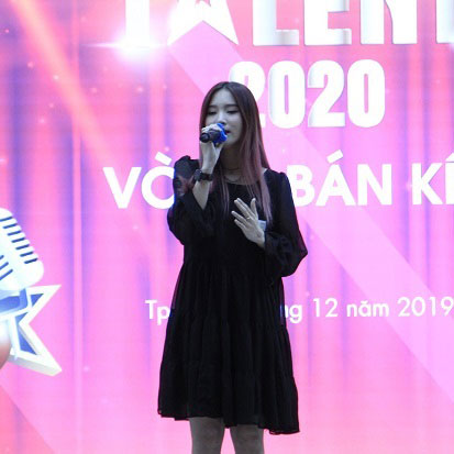 Sinh viên HUTECH ra mắt MV “Việt Nam cố lên” cùng lời cổ vũ lạc quan, ý nghĩa 70